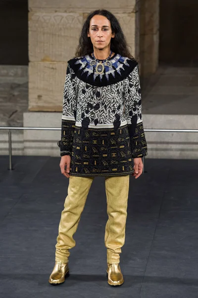 Look 45